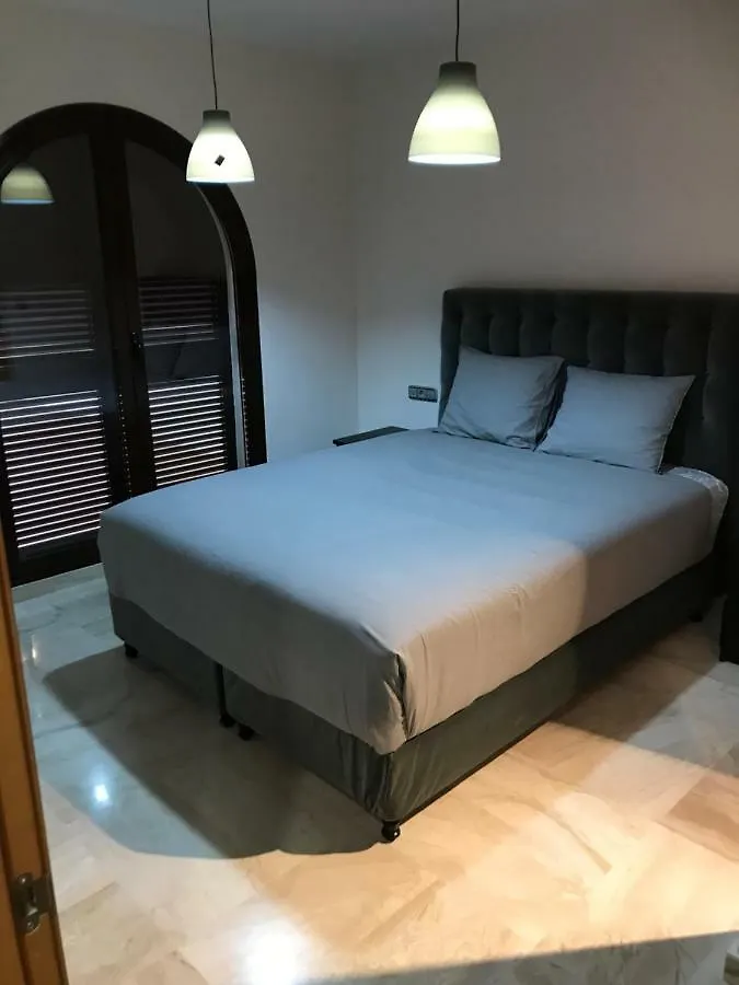 Luxury apartment set in Doña Julia Golf Course Casares España