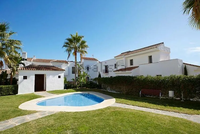 Luxury apartment set in Doña Julia Golf Course Casares España